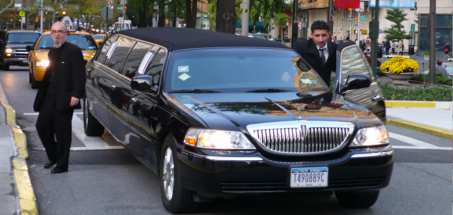 Oscar Amorós limousine